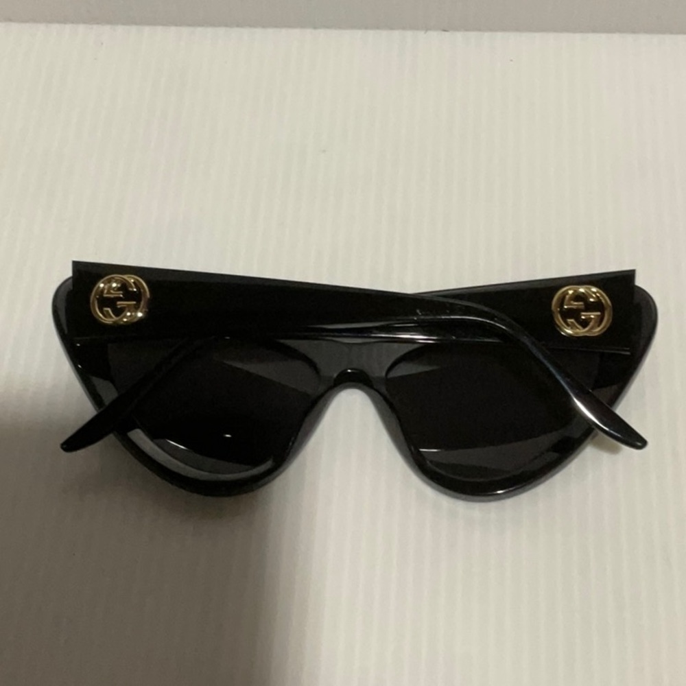 Woman’s Gucci sunglasses GG0895S cat eye black frame made in Italy - Picture 8 of 8